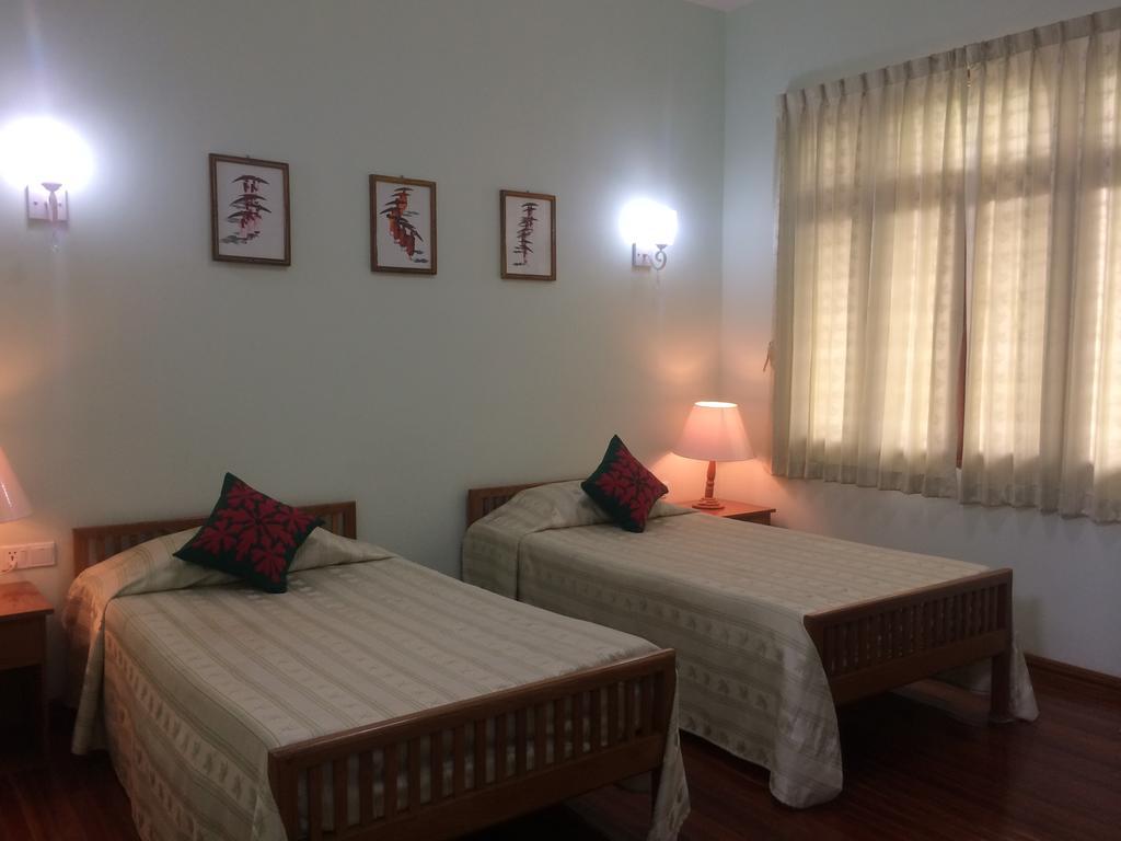 Ma Ma Guest House Mandalay Room photo