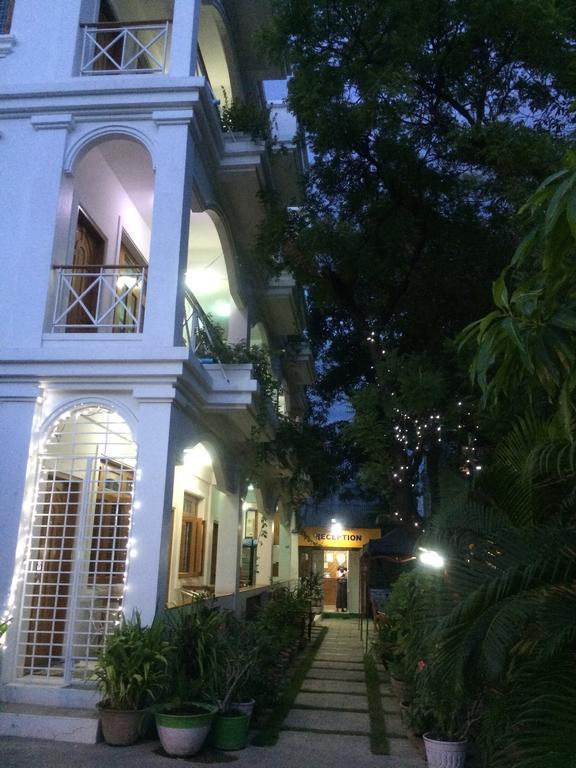 Ma Ma Guest House Mandalay Exterior photo