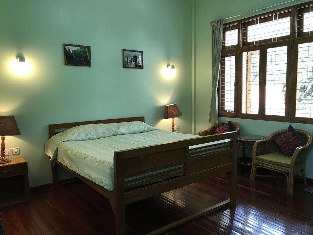 Ma Ma Guest House Mandalay Exterior photo